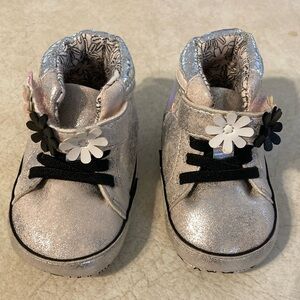 Baby girl 0-6 months soft high top sneakers